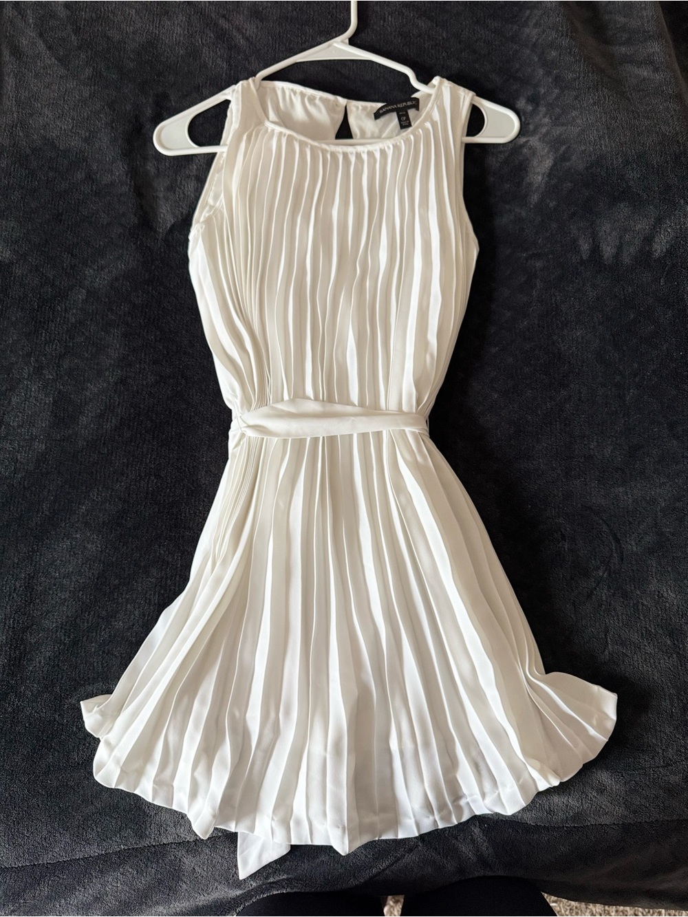 Banana Republic White Pleated Sleeveless Mini Dress
